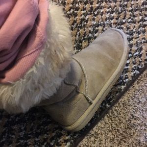 Beige American eagle boots